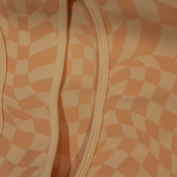 🥀NWT Nikibiki Pink Checkered Stretchy Basic Keyhole Tank (One Size)🥀 - Picture 2 of 7